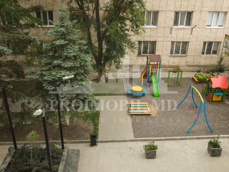 Se vinde apartament cu 2 camere in sectorul Rascani str.Alecu Russo sup. 43m2